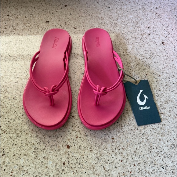 OluKai Shoes - NWT Womens' OluKai 'Aka Strappy Sandal Flip Flop size 7 AKA